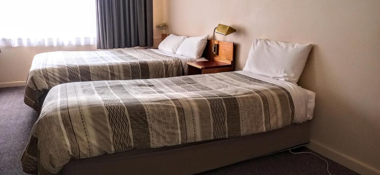 Redhill Cooma Motor Inn Екстериор снимка
