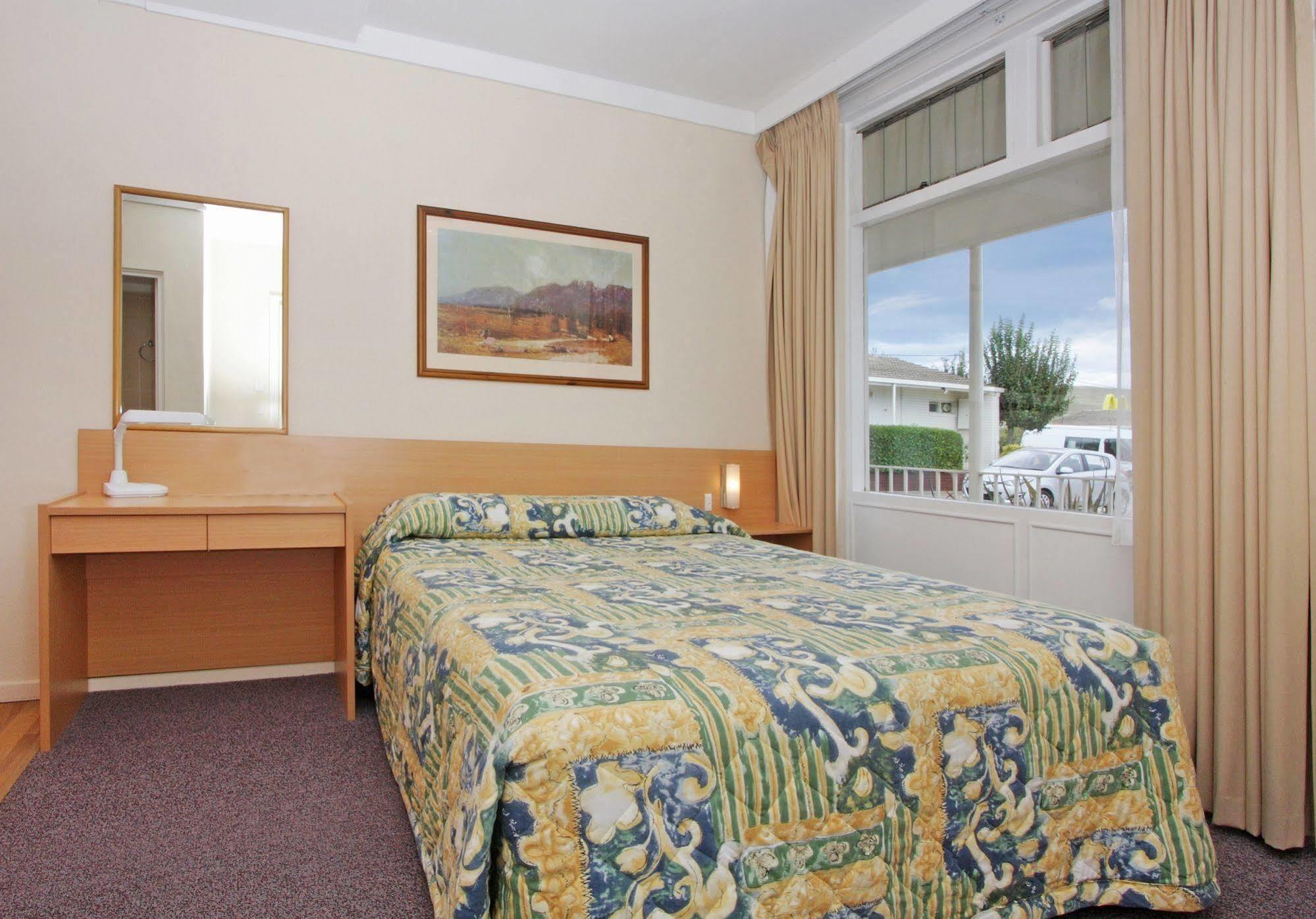 Redhill Cooma Motor Inn Екстериор снимка