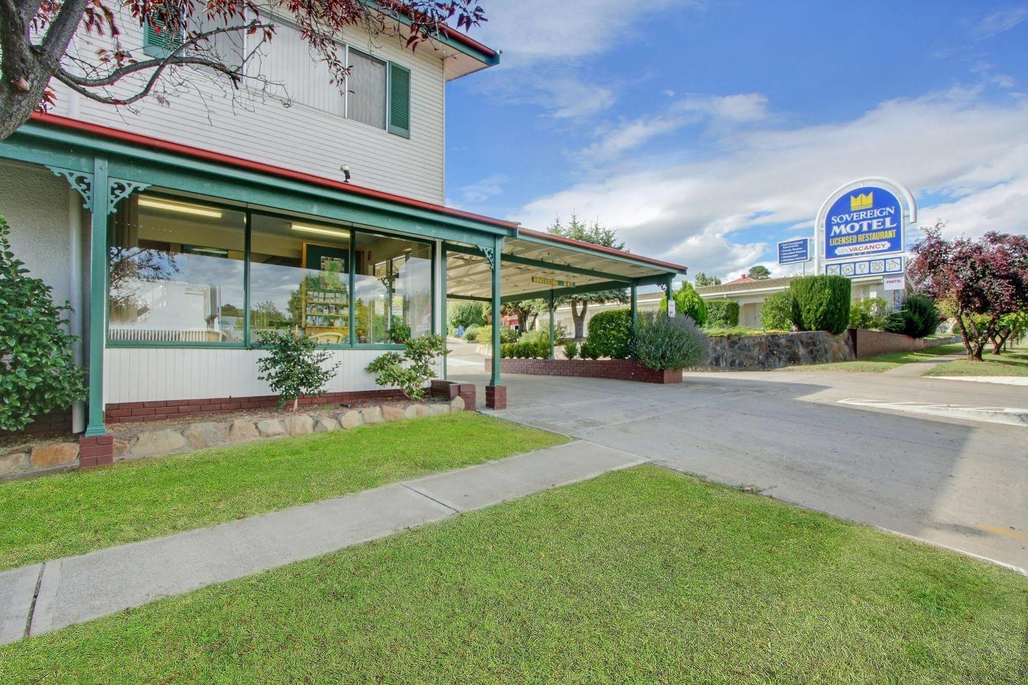 Redhill Cooma Motor Inn Екстериор снимка