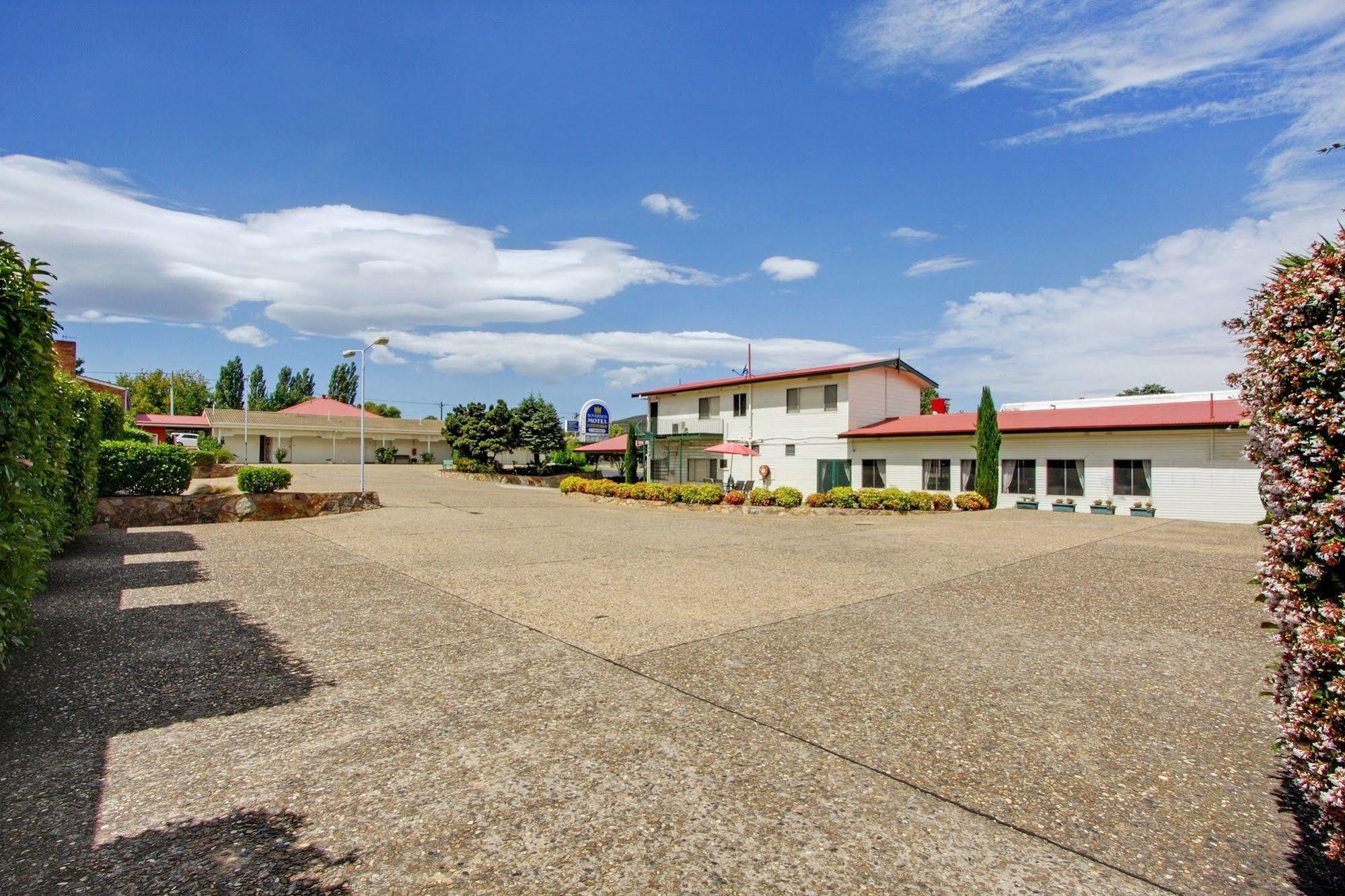 Redhill Cooma Motor Inn Екстериор снимка