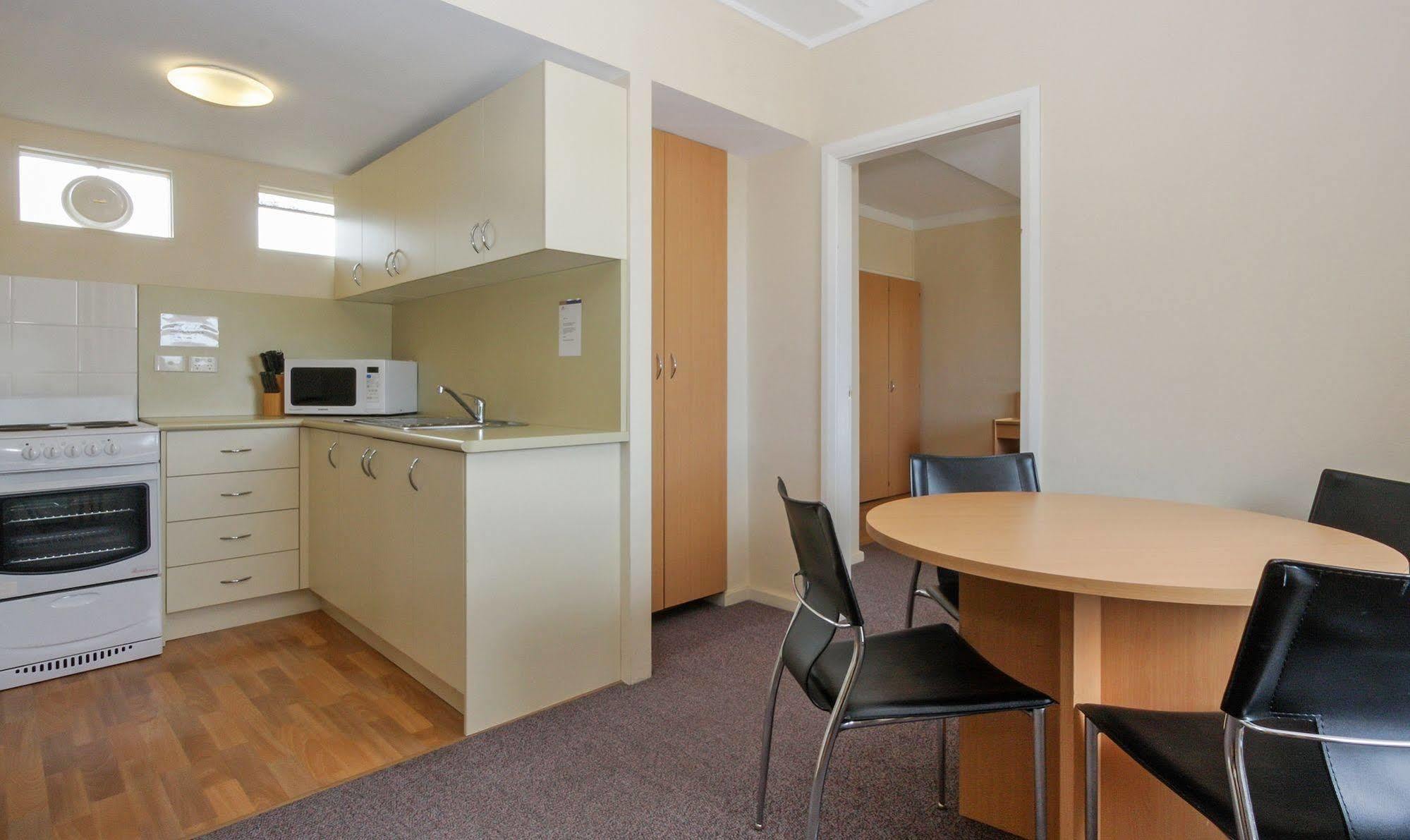 Redhill Cooma Motor Inn Екстериор снимка