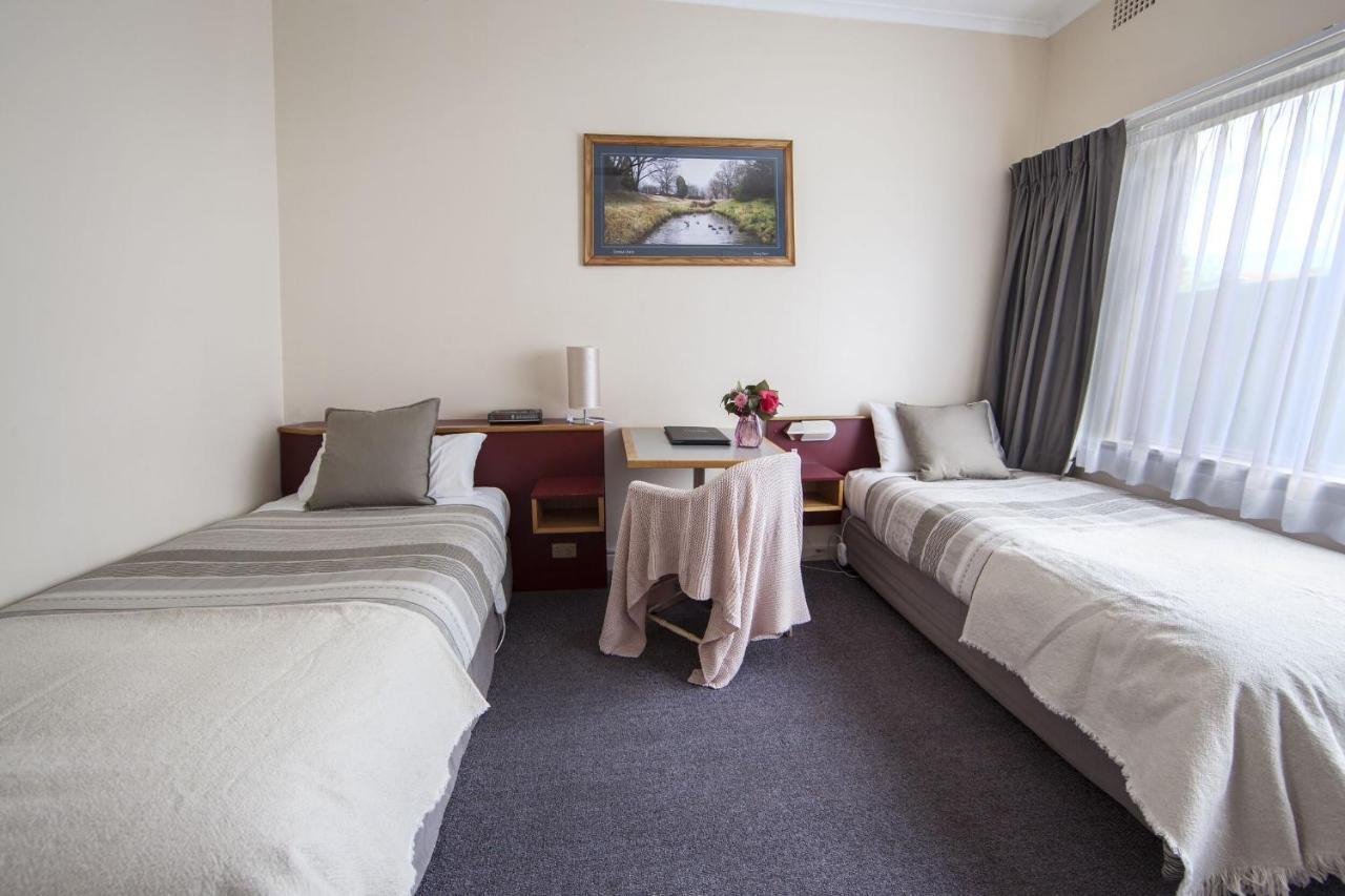 Redhill Cooma Motor Inn Екстериор снимка